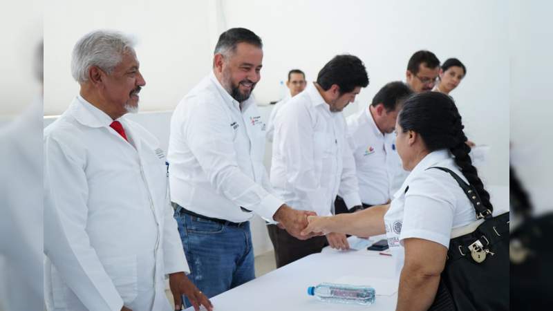 En Apatzingán, entrega SSM estímulos económicos a 148 auxiliares de salud - Foto 5 