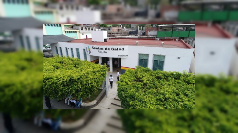 Mujer da a luz afuera de Centro de Salud de Aquila por falta de personal: Lo inauguró Silvano Aureoles en 2018 - Foto 2 