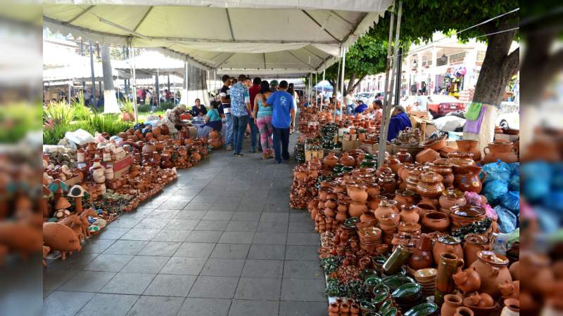 Pese a la inseguridad de Uruapan, artesanos listos para el Tianguis de Domingo de Ramos 