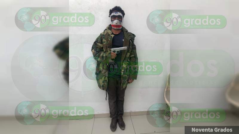 Policía Municipal captura a sicario enmascarado en Zamora 