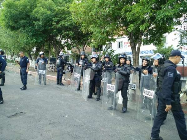 Se enfrenta porras de Gallos y Monarcas en Morelia - Foto 5 