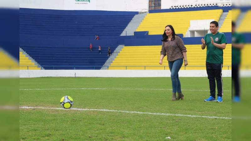 Deporte, eje fundamental para transformar a la sociedad: Adriana Hernández 