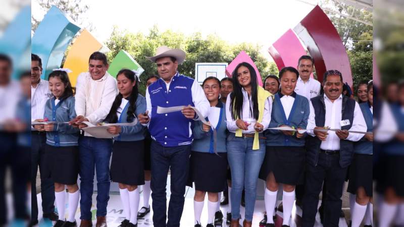 Reconoce Araceli Saucedo progreso de Michoacán - Foto 0 