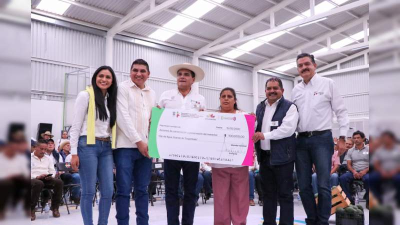 Reconoce Araceli Saucedo progreso de Michoacán - Foto 1 