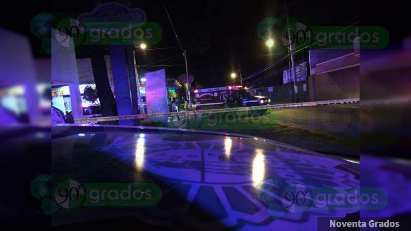Resulta gravemente herido al ser baleado mientras cenaba hamburguesas en Uruapan, Michoacán - Foto 1 