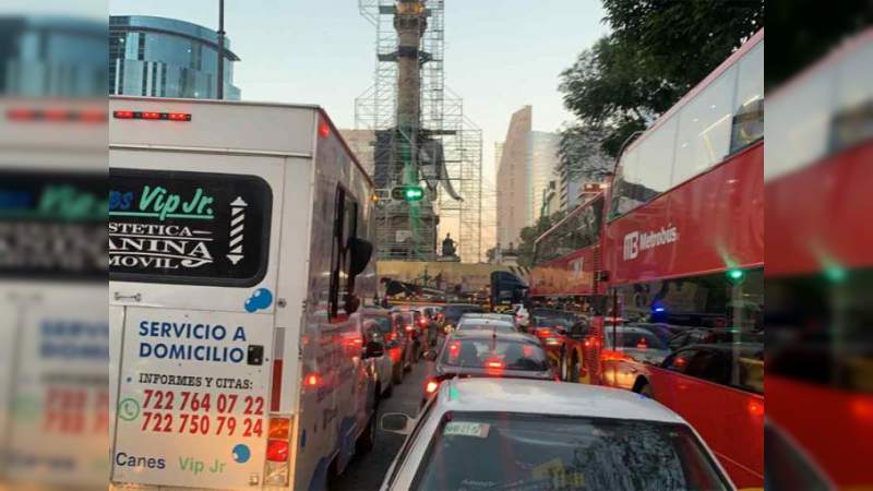 Taxistas protestan en el Ángel de la Independencia contra Uber : No se moverán en 3 días - Foto 0 