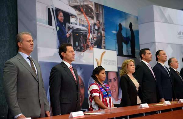México se construye con la tarea de todos, subraya EPN - Foto 1 