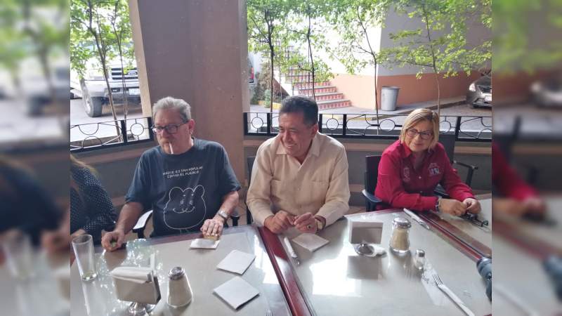 Paco Ignacio Taibo ll de gira en Apatzingán, Michoacán - Foto 0 