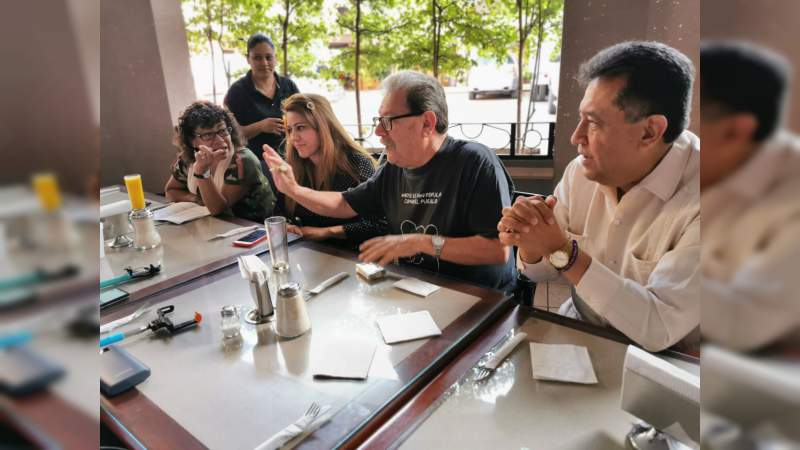 Paco Ignacio Taibo ll de gira en Apatzingán, Michoacán - Foto 5 
