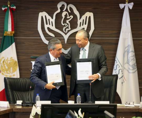 ISSSTE-RENAPO firma acuerdo para eliminar el pase de vigencia presencial 