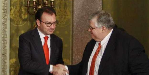 SHCP y Banxico anuncian suspensión de venta de dólares e incremento a tasas de interés 