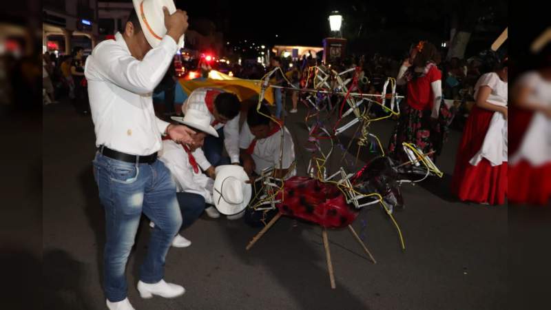 Celebran el carnaval en Apatzingán - Foto 3 