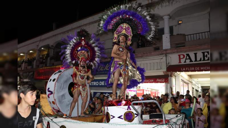 Celebran el carnaval en Apatzingán - Foto 4 