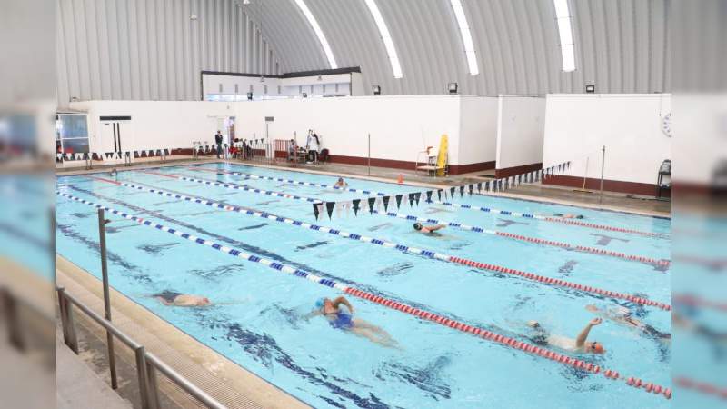 Amplía oferta Curso Anual de Natación del Bicentenario - Foto 0 