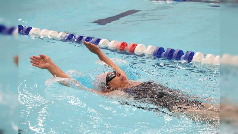 Amplía oferta Curso Anual de Natación del Bicentenario - Foto 1 
