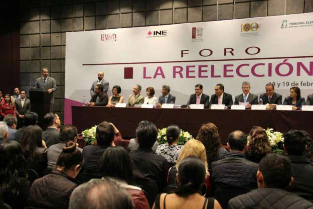 Los nicolaitas deben ser permanentes factores de cambio social, dice Rector en foro “La Reelección” - Foto 0 