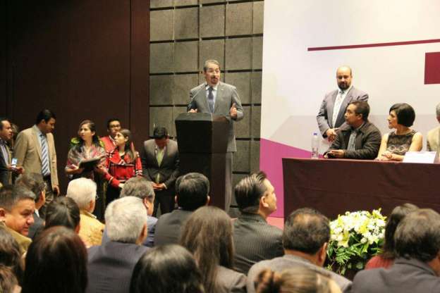 Los nicolaitas deben ser permanentes factores de cambio social, dice Rector en foro “La Reelección” - Foto 1 