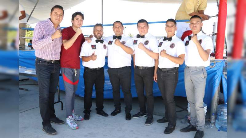 Definidos, finalistas del Torneo de Box “Puños de Gloria”  - Foto 1 