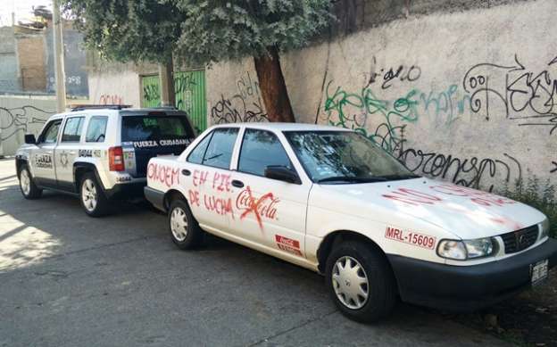 Localizan abandonado vehículo comercial secuestrado por normalistas en Morelia - Foto 1 