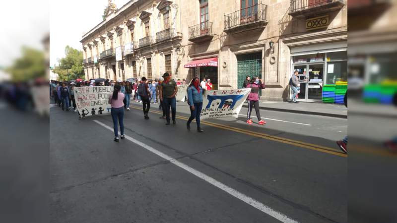 #Manifestación de #Normalistas en el centro de #Morelia para exigir mejoras en los planteles  - Foto 3 